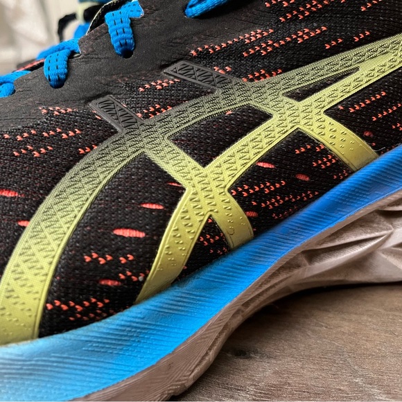 Asics NOVABLAST 2 Running Shoes - Picture 6 of 11